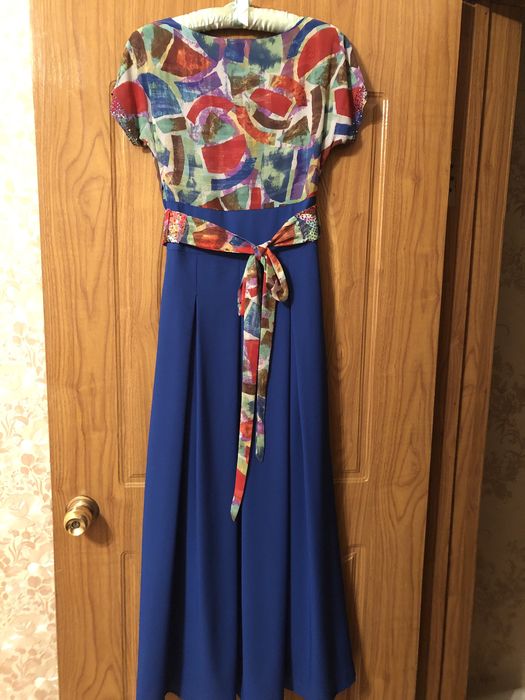 Продам длинное нарядное платье