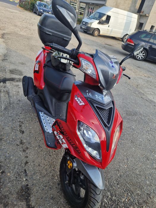Scutere 49cc amandoua pe unu de 125