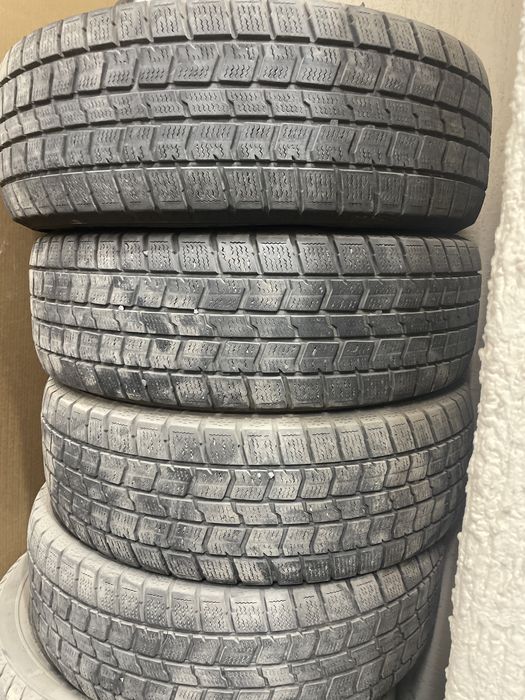 Шины зимние в хорошом состояни 14 размер