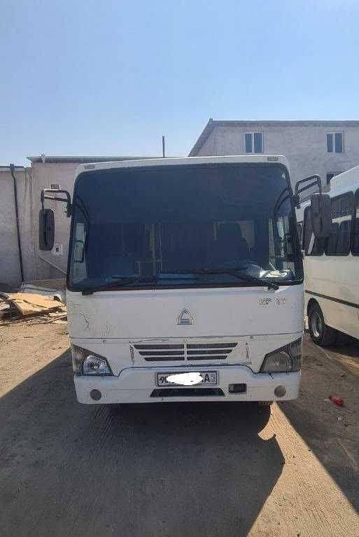 Avtobus ISUZU SAZ NP 37 2012 yil