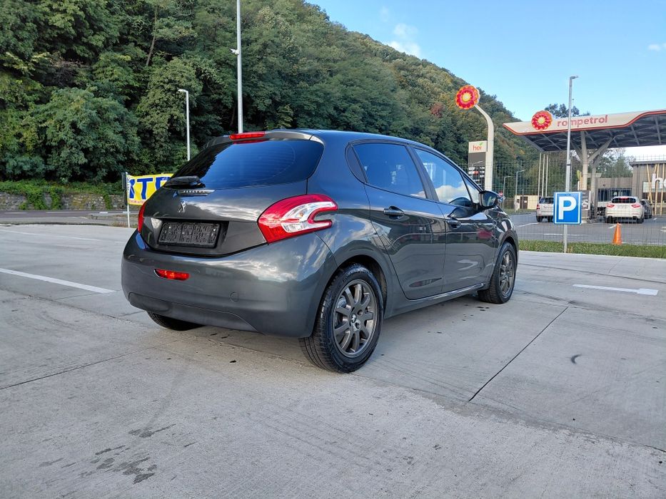 Peugeut 1,2 benzina an 2015 euro 5 Navigație/Incalzire scaune /