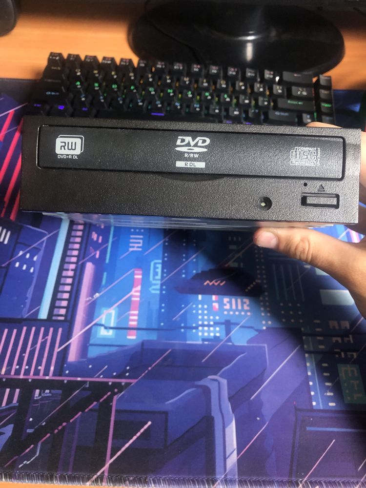 Продаю DVD-привод Lite-On iHAS124-14 FU