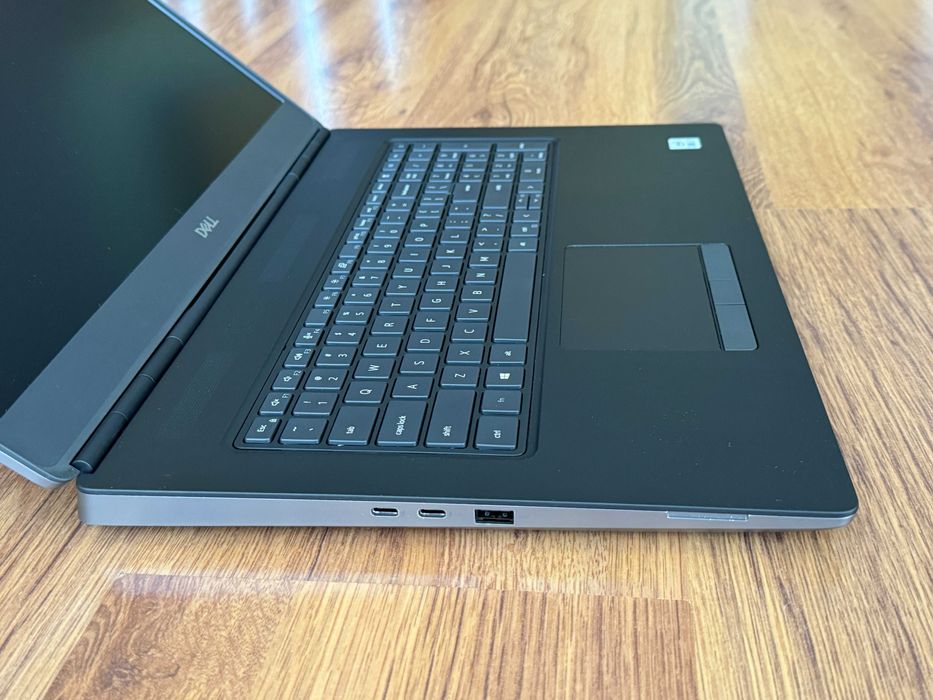 17.3' FHD i7-10750H DELL Precision 7750 32GB DDR4/512GB/RTX 4000 8GB