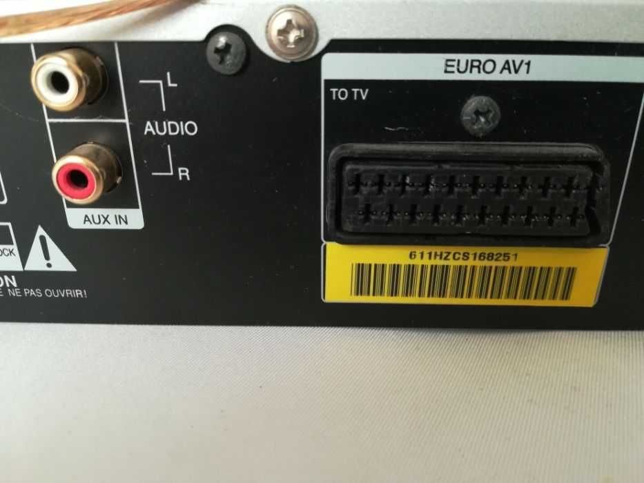 Yamaha-natural sound AV receiver