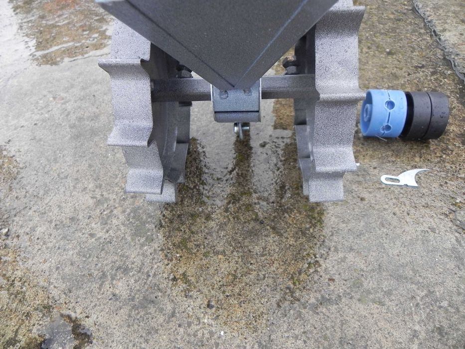 Semanatoare manuala pentru sere si gradini legume seminte mici ridichi