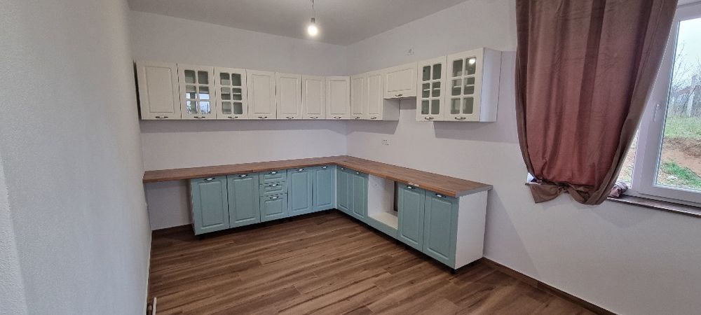 Mobila de bucatarie noua in forma L, SOFT CLOSE, Cuptor electric.