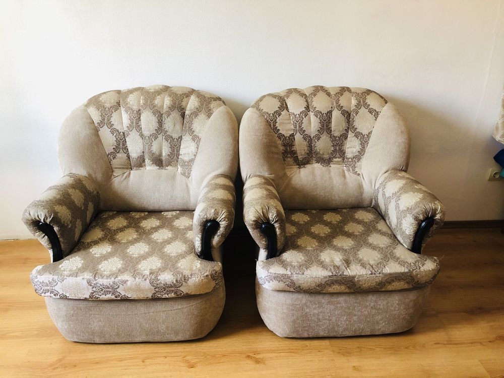 Угловой диван и 2 кресла