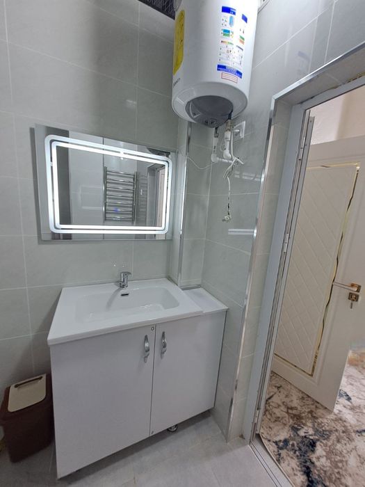 Kvartira ijaraga Jizzax shahar Orom bozor yonida
Oilaga beriladi. 
K