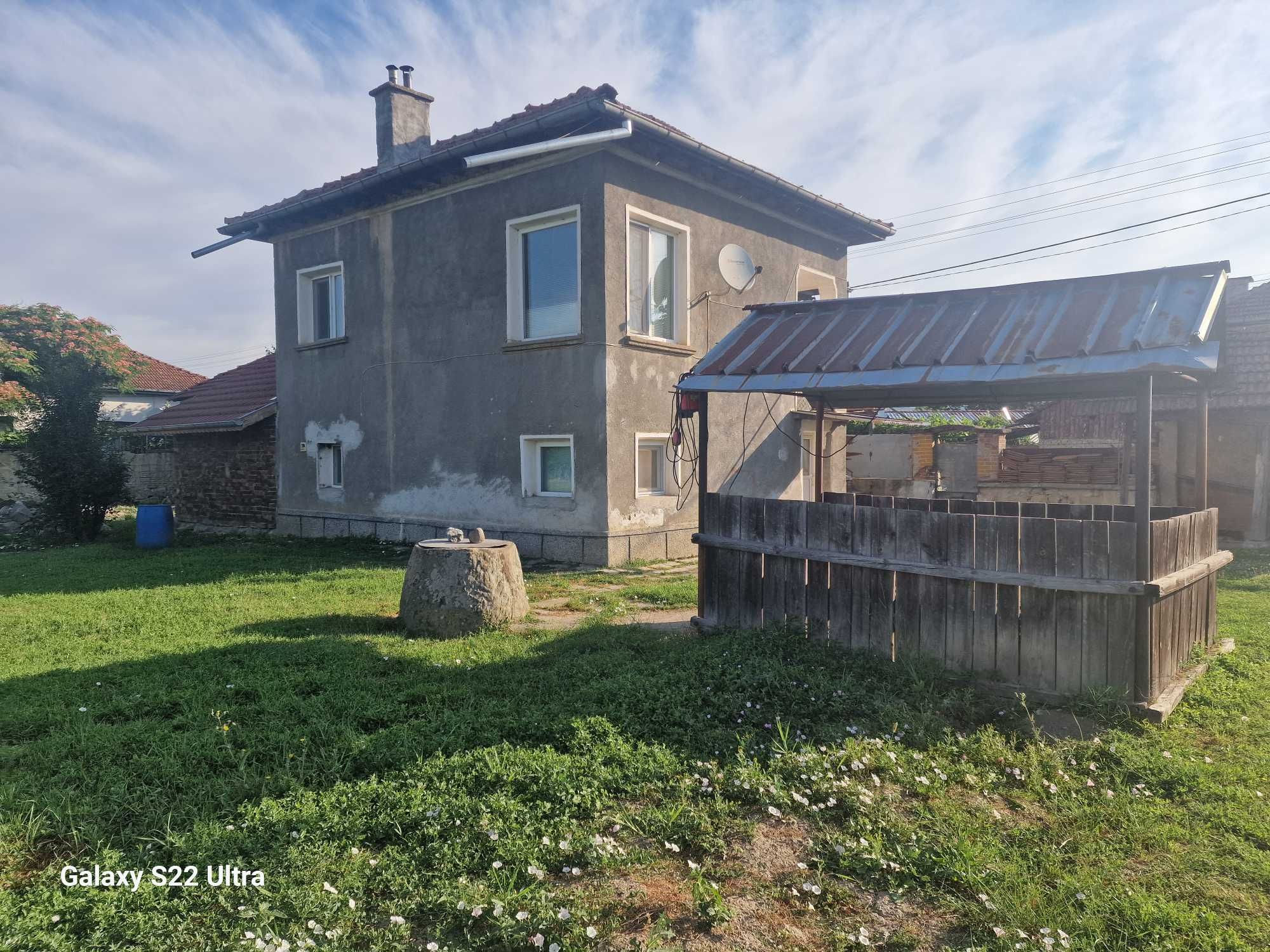 Продавам къща в с.Скравена