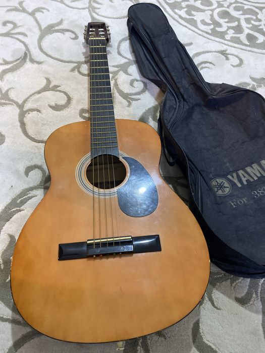 Гитара сатылады.  6 струная  1 сымы жоқ. Требуется замена 1 струны.