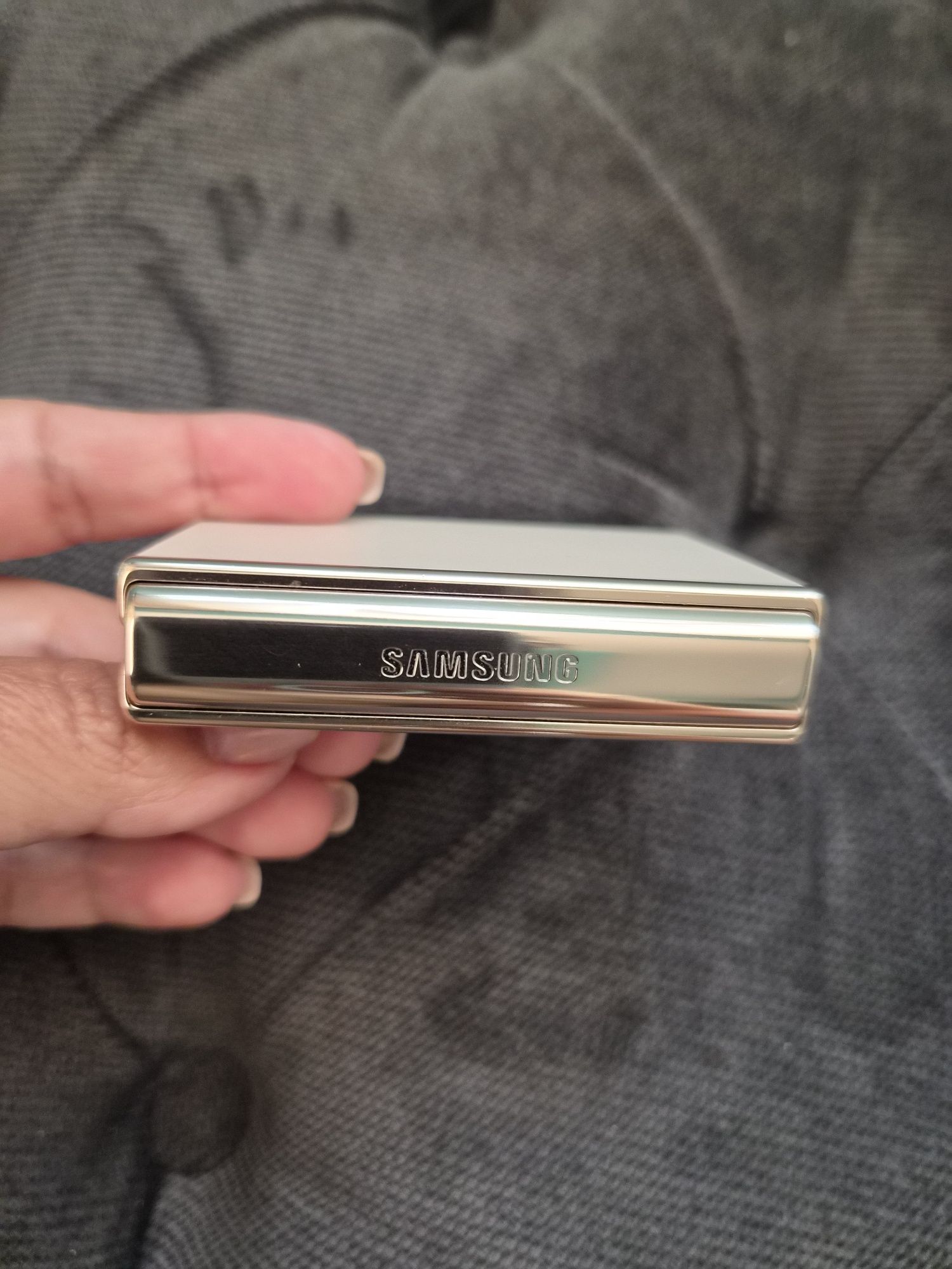 Samsung Galaxy Z Flip 4