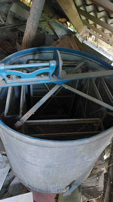 Медогонка четырех рамочная