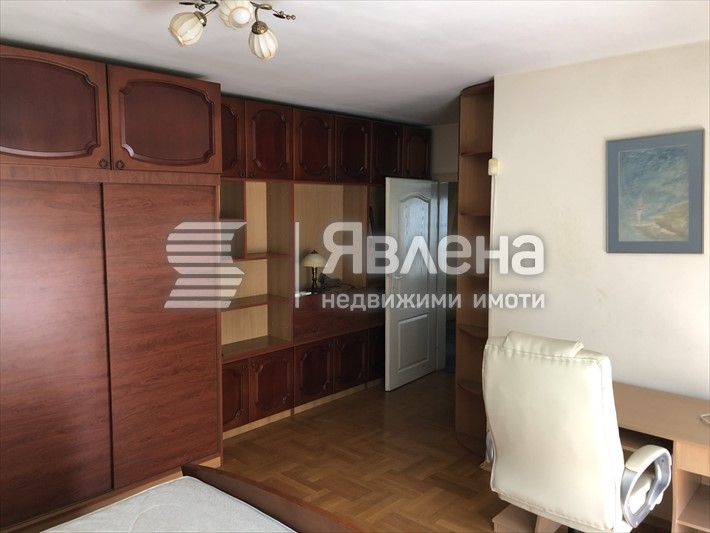 Тристаен луксозен в Центъра