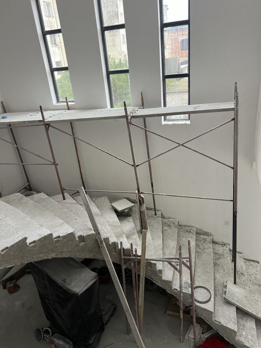 Inchiriez Schela Metalica