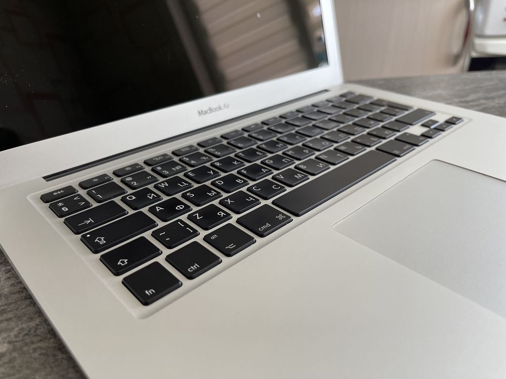 Продам MACBOOK AIR 13-2014года 256г Количество циклов перезарядки: 163