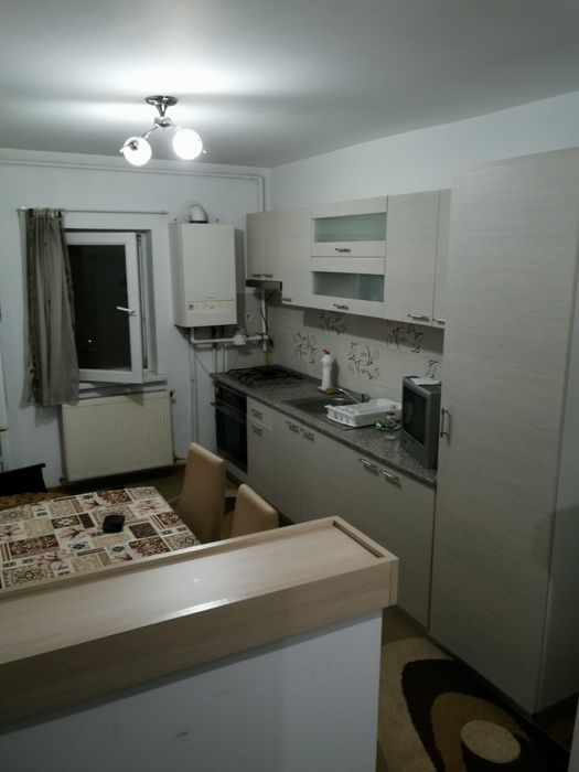 Apartament de inchiriat - zona Materna