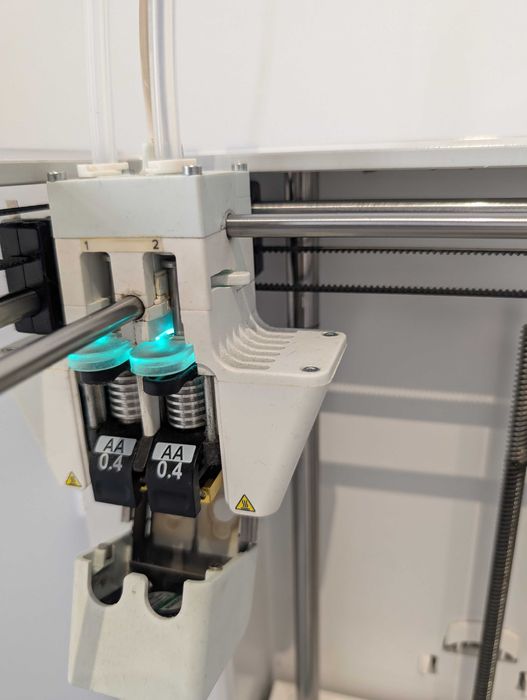 Imprimantă 3D Ultimaker 3, stare excelentă, accesorii, 3 filamente