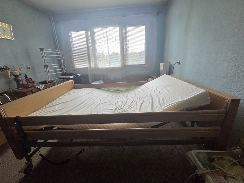 Болнично легло  електрическо