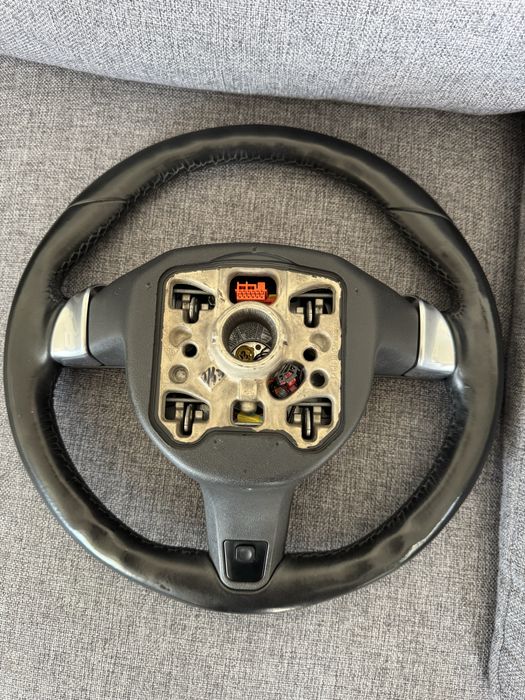 Волан Porsche перфектен