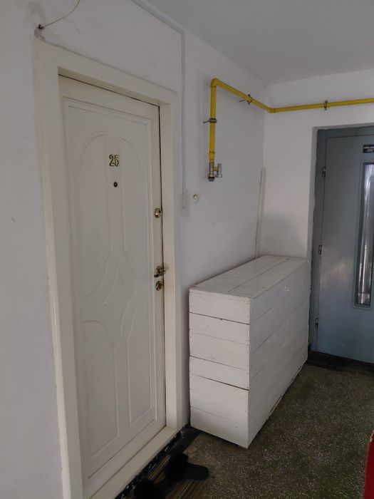 Apartament 2 camere, 48 mp, renovat, etaj 6, Ștei