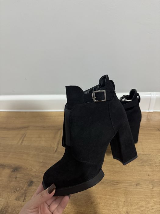 Продам осенние ботильоны