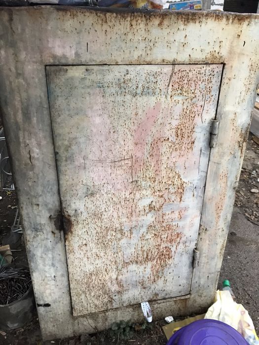 Сейф большой тяжелый