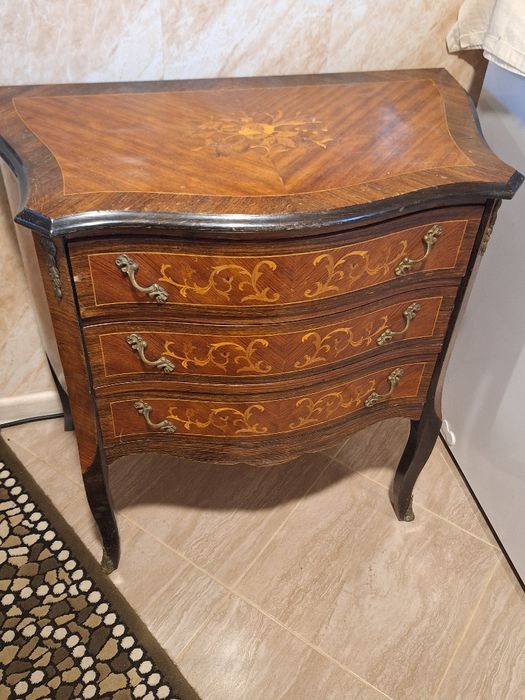 Френски комод стил Луй с интарзия