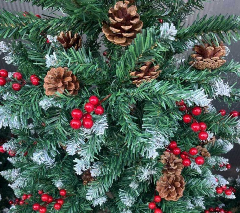 Изкуствена елха Luxury Diamond с червен глог и шишарки-размери