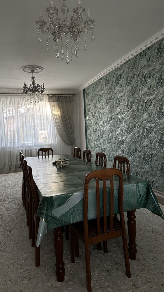 Срочно продам стол со стулями 10 штук