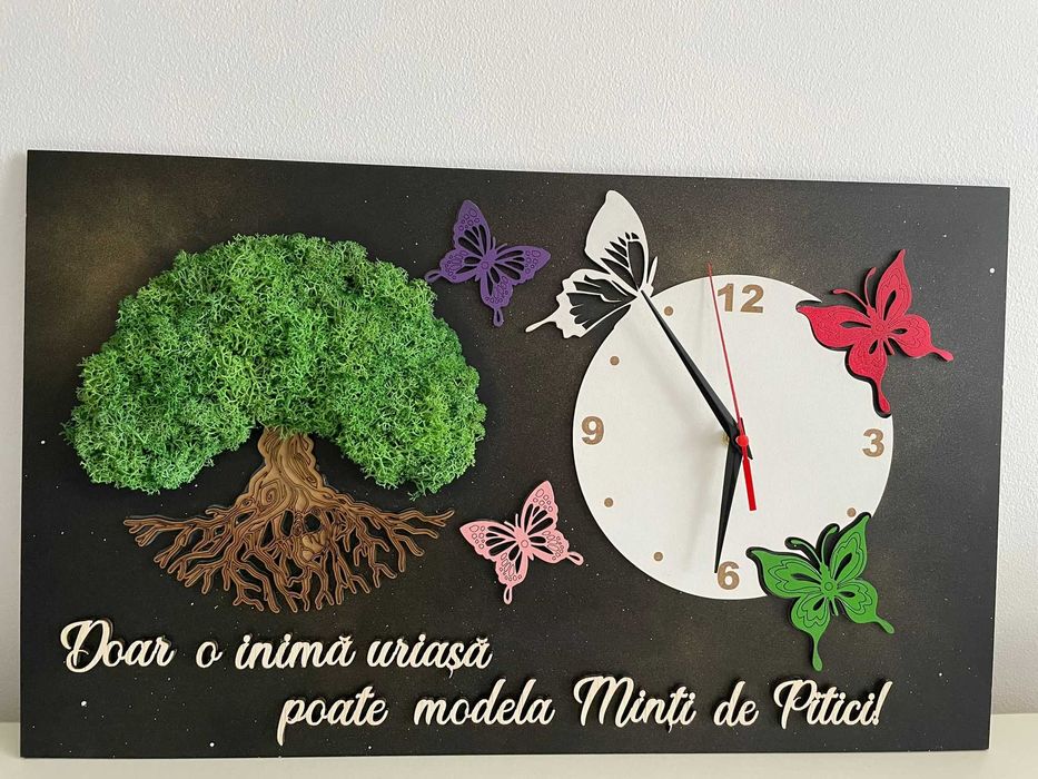 Tablou licheni - Doar o inima uriasa poate modela minti de pitici