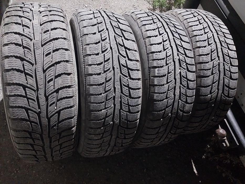 4 шины Bfgoodrich 235 60 R18. Пробег один сезон.