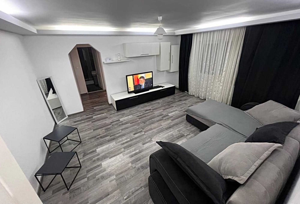 Vând app 2 camere Împărat Traian