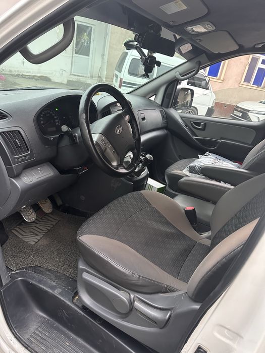 Sotiladi Hyundai h-1 2012 yil