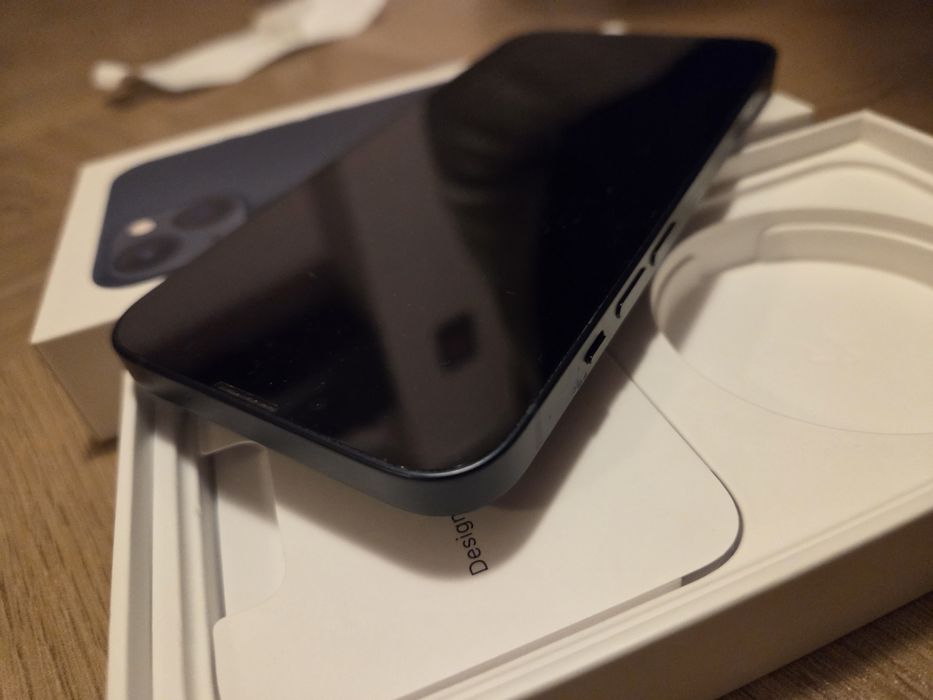 IPhone 13 128GB midnight black