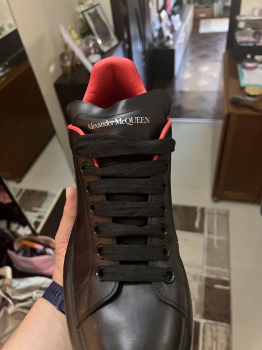 Vand Alexander McQueen