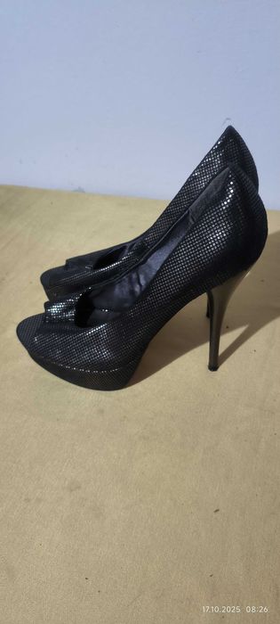 Vând pantofi ocazie