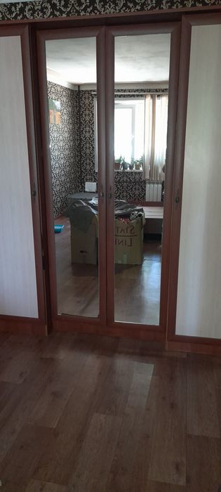 Продам шифонер  с  трельяжем