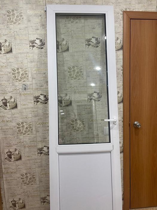 Продам дверь. С балкона.