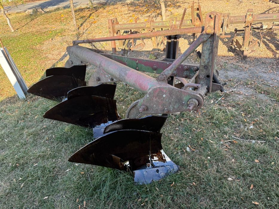 Vând plug pp30,gata de lucru