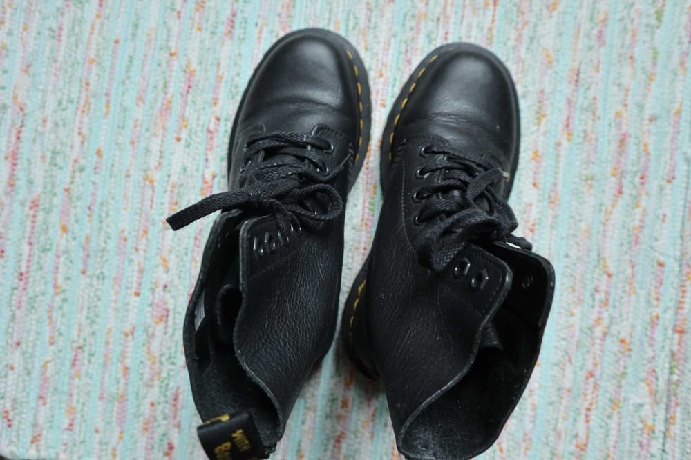 Нови черни кожени кубинки Dr. Martens 1460 PASCAL BEX, номер 37.