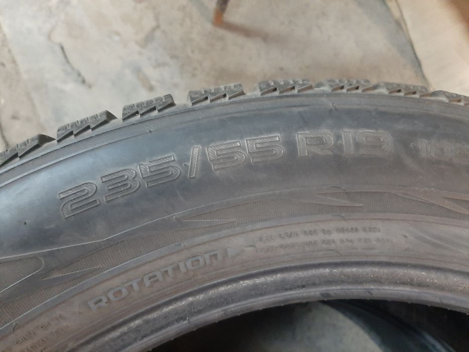Продам резина 235/55/19
