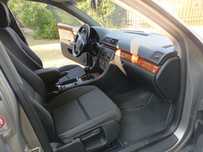 Vind audi A4 din 2004 in stare f. bună de funcționare..Are 285500 km.