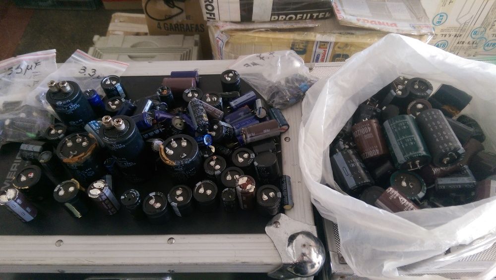 Lot Finali-Tranzistori-Integrate-Condensatori electrici-ceramici