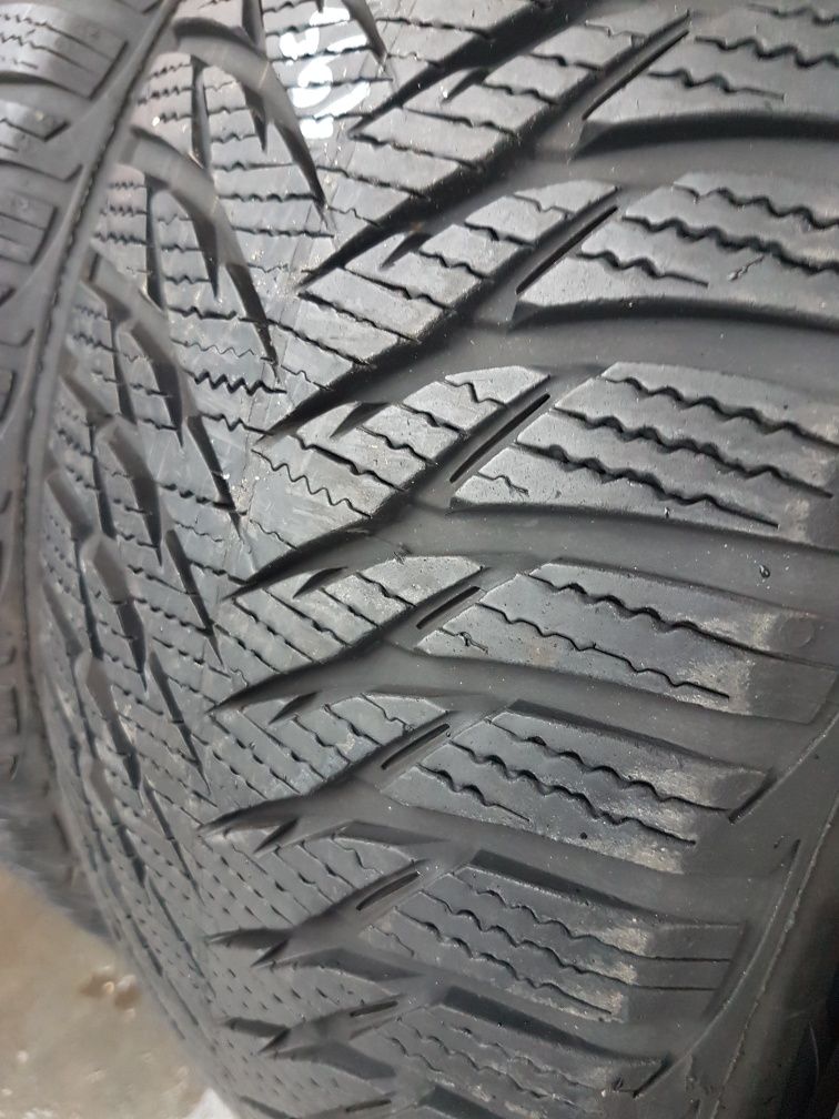 Зимни гуми 4 броя GOODYEAR UltraGrip8 195 55 R16 дот 1615