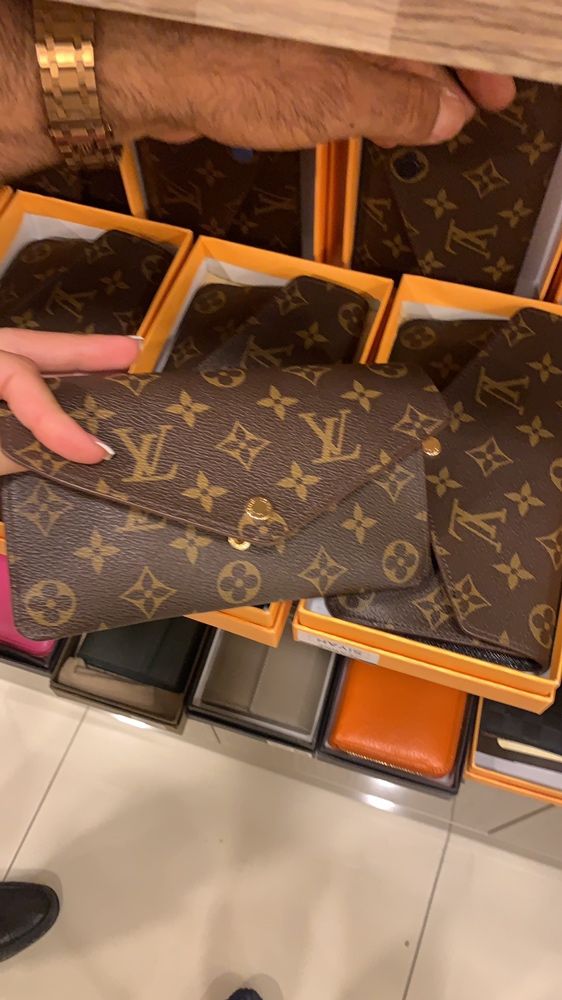 Portofel Louis Vuitton dama:Colecția noua/Poze reale:calitate superioa