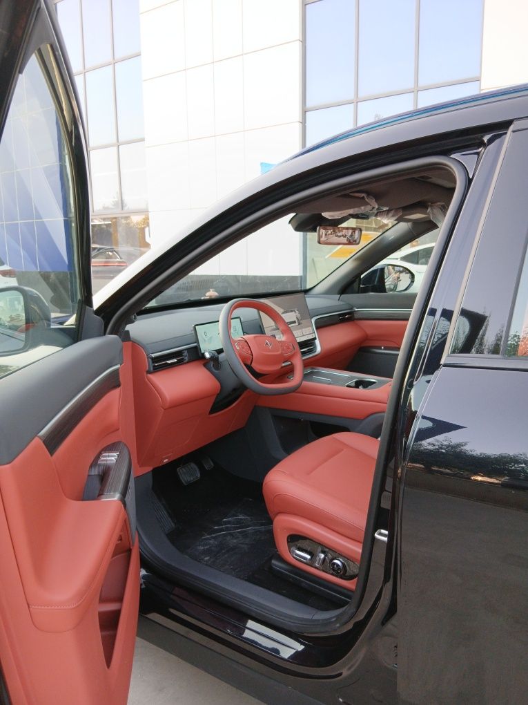 Dongfeng 008 ultra  gibrid va elektr pazitsyalari bor Nalichi