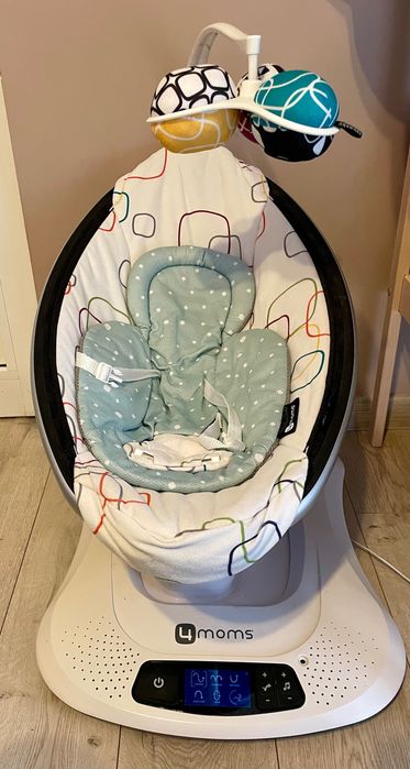 4moms mamaRoo® 4 бебешка люлка + подложка за новородено