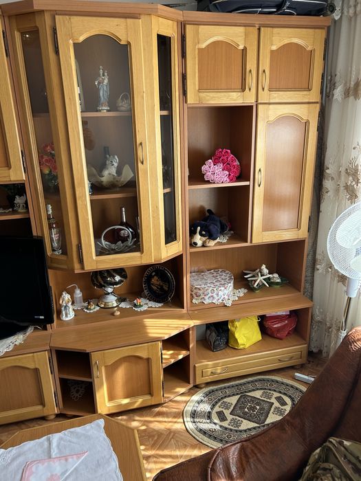 Mobilier de sufragerie din lemn masiv