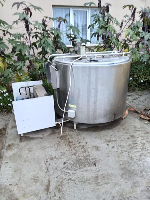 Vând tank lapte 1000 l  revizie făcută