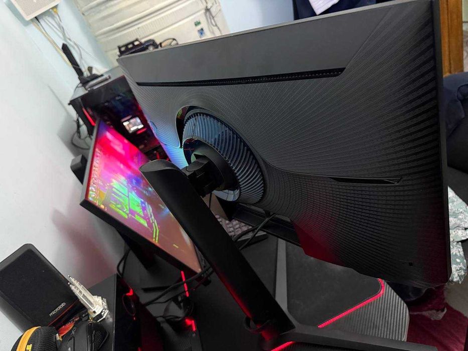 Samsung odyssey G4 Display 25'0 FHD 240Hz